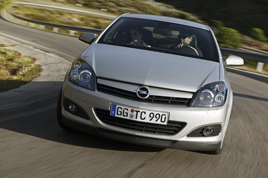  Opel Astra GTC 2005 года  (фото 84 из 212)